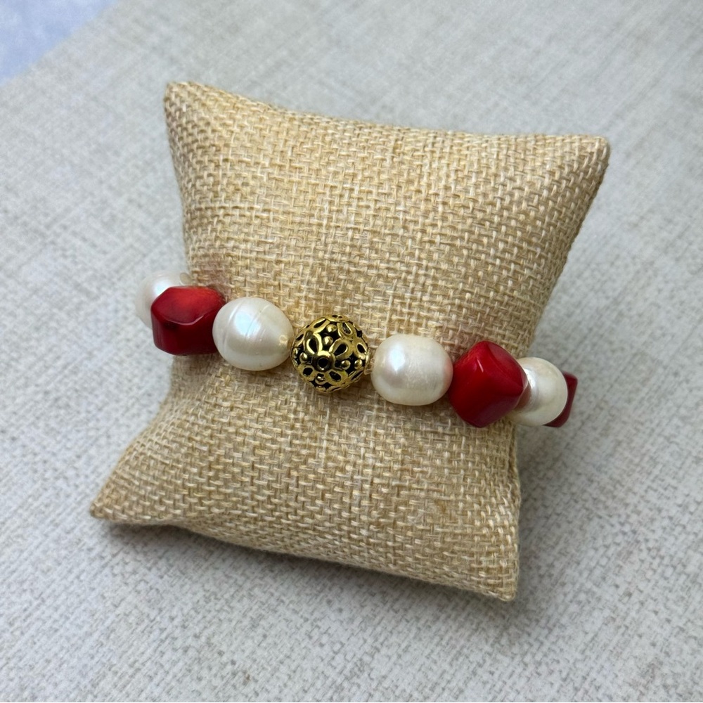 Red Coral Pearl Bead Stretch bracelet with gold tone filigree focal bead